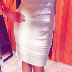 Beautiful white dress never worn.