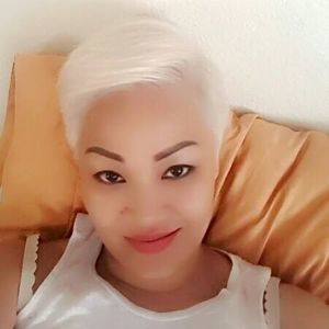 Meet your Posher, Debbie