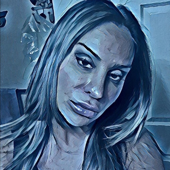 Meet your Posher, Ellie - Picture 2 of 3