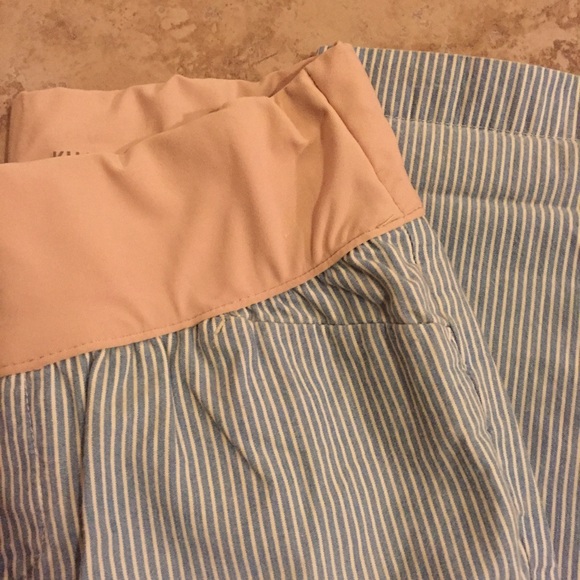 GAP Pants - Gap maternity straight crop pin stripe pants 2 GAP Pants - Gap maternity straight crop pin stripe pants 2