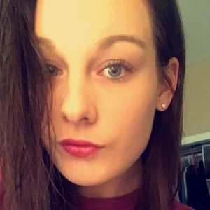 Meet your Posher, Chloe