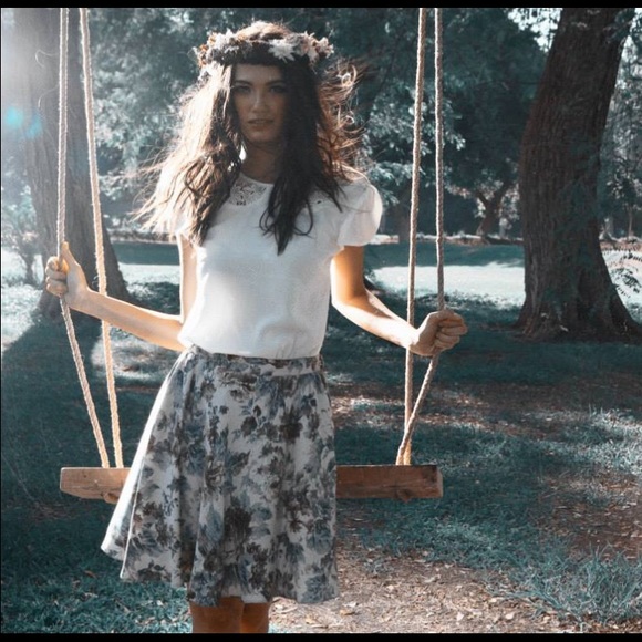 Blouse Cutout Lace Collar &Floral Circle Skirt Set - Picture 3 of 4