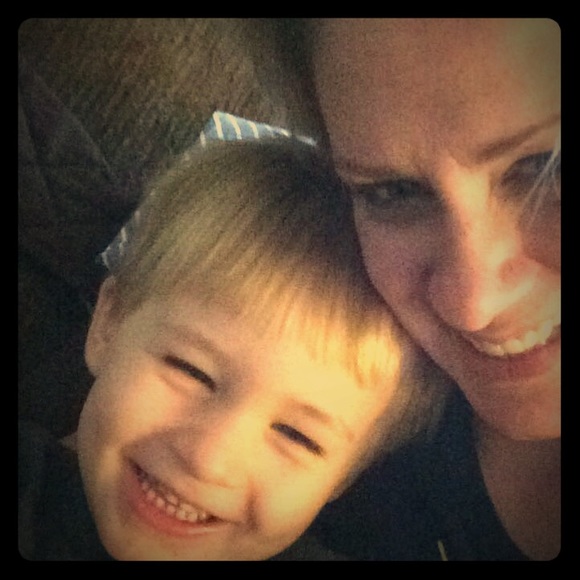 Meet your Posher, Jill. She likes Snapchat Selfies - Picture 9 of 9