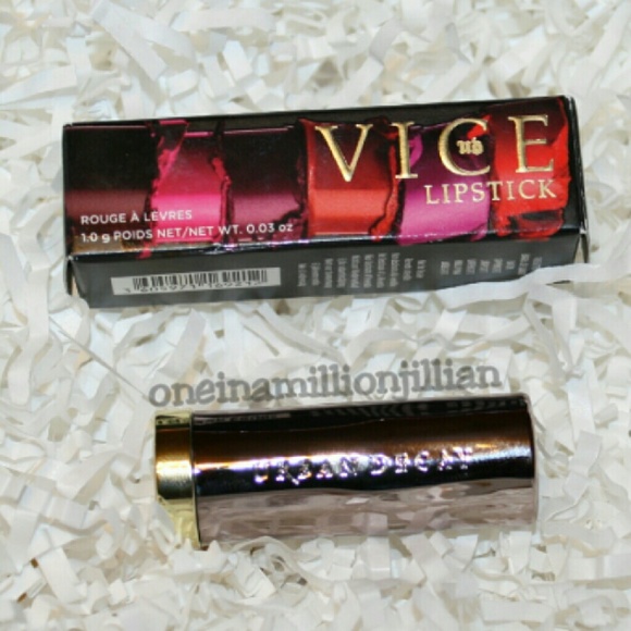 Urban Decay Vice Lipstick - Venom - Picture 2 of 3
