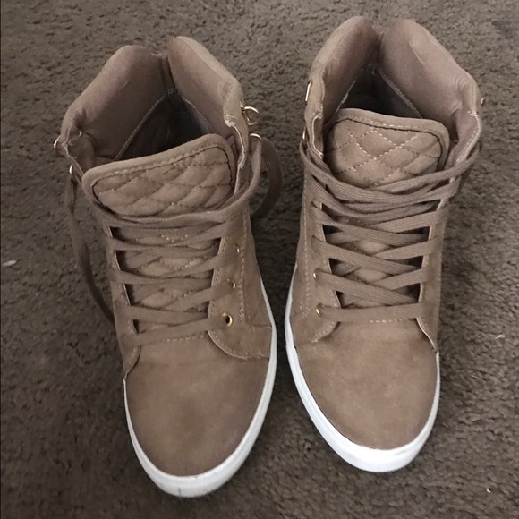 Tan Sneakers - Picture 3 of 4