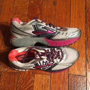BROOKS ADRENALINE GTS 14
