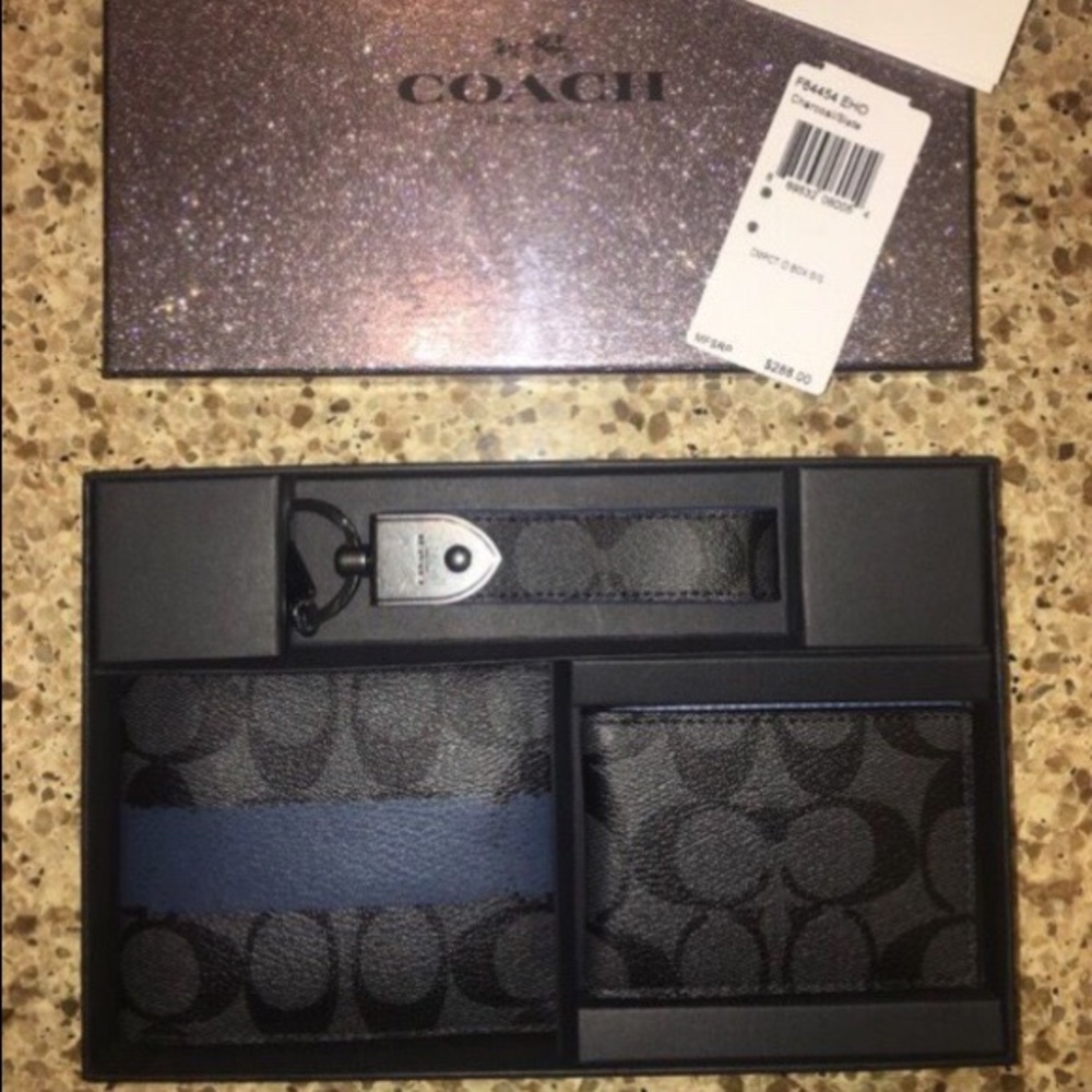 Coach Signature Compact-ID Card Wallet Gift Set