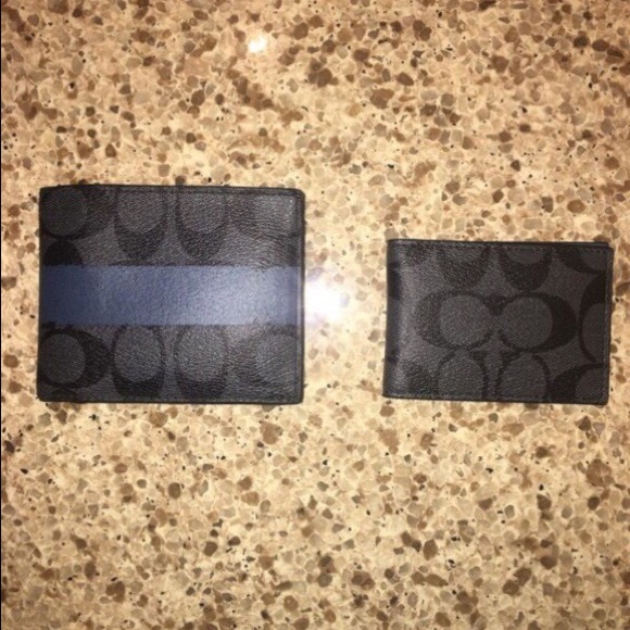 Coach Signature Compact-ID Card Wallet Gift Set - Picture 2 of 4