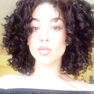 Meet your Posher, Leila