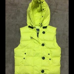 GAP KIDS VEST SIZE XS NEON YELLOW