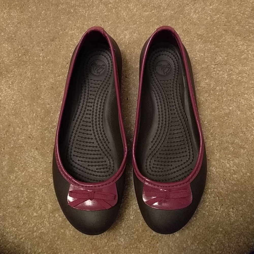 Crocs Brown and Magenta Flats (size 7)
