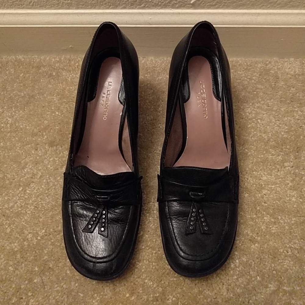 Liz Claiborne. Black leather Loafers. Size 7M