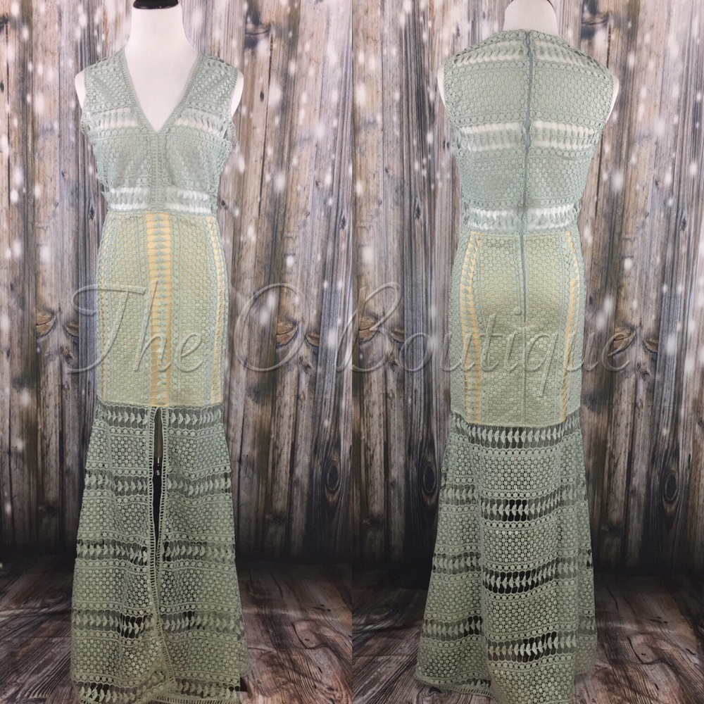 🎉CLEARANCE🎉 Sage Crochet Sleeveless Maxi Dress - Picture 3 of 4