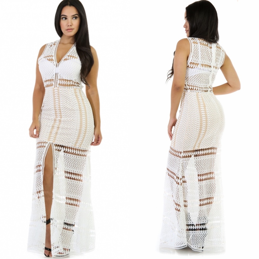 🎉CLEARANCE🎉 Sage Crochet Sleeveless Maxi Dress - Picture 2 of 4