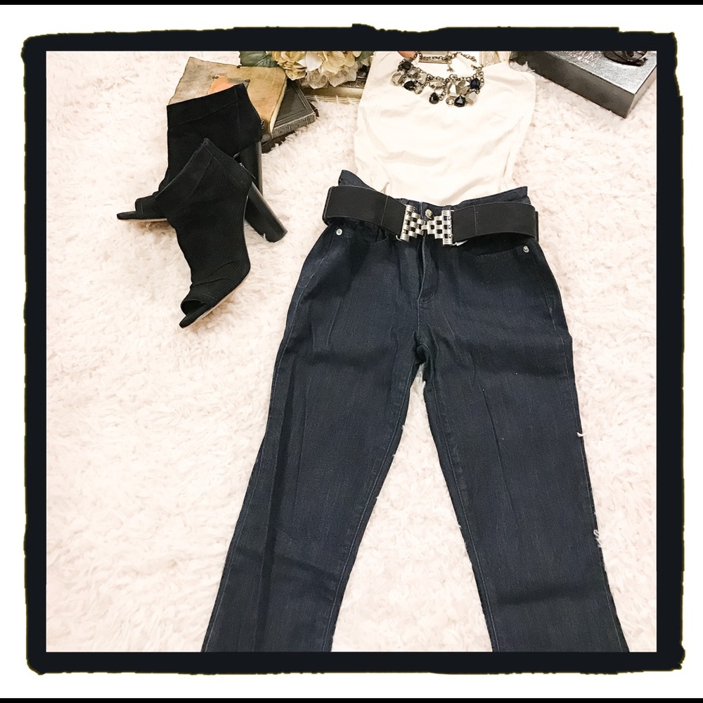"Bébé" Dark Wash boot cut jeans🌺