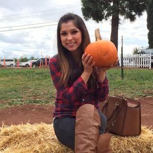 Meet your Posher, Anabel