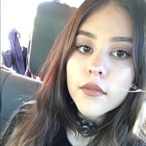 Meet your Posher, Mila