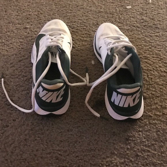 Nike basketball low tops - Picture 3 of 4