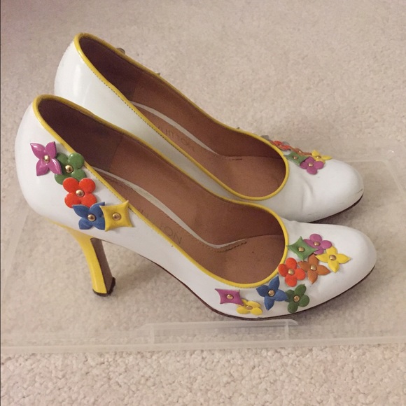 Louis Vuitton Multicolor Flower Pumps. - Picture 2 of 4