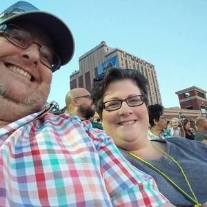 Meet your Posher, Leanne