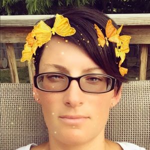 Meet your Posher, Crystal