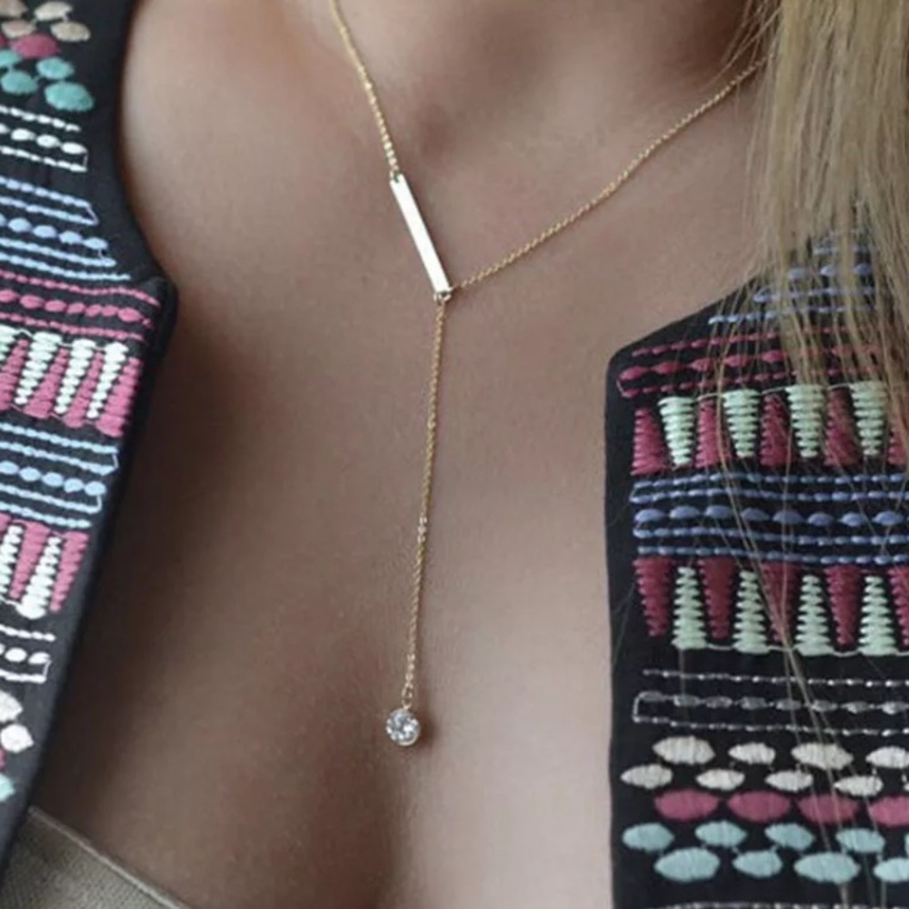 Understated Gold Toned Necklace