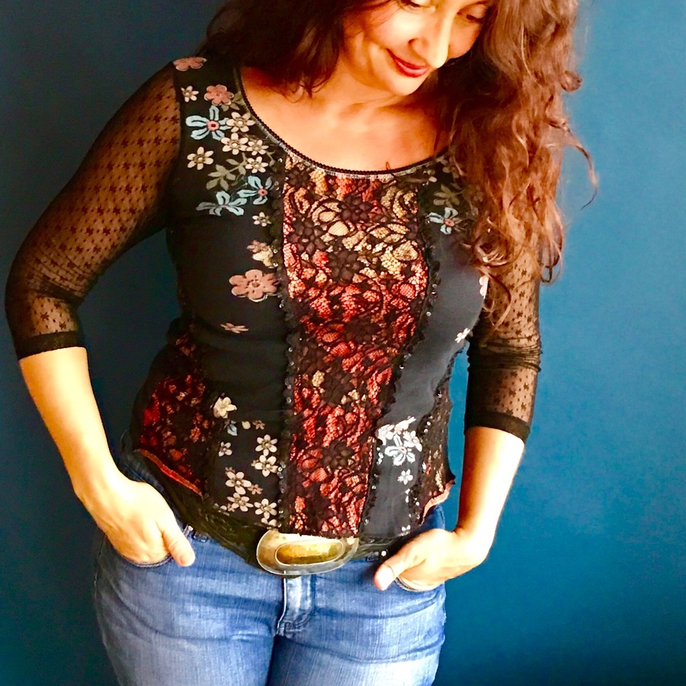 Gorgeous top by Edista