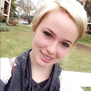 Meet your Posher, Stephanie