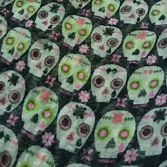 Skull and pattern infinity scarf - Picture 2 of 3