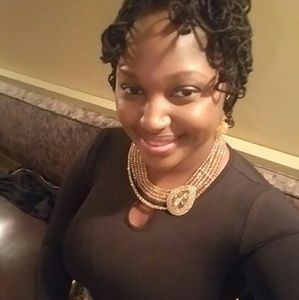 Meet your Posher, Monica