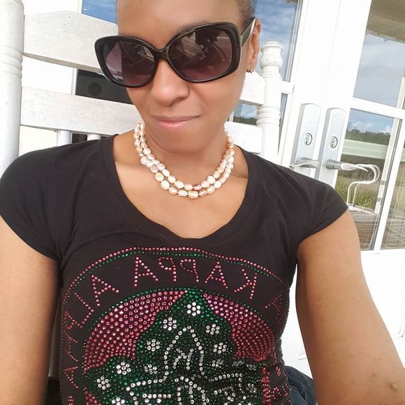 Meet your Posher, Pamela - Picture 1 of 1