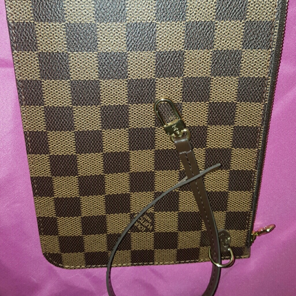 Neverfull mm pouch /wristlet/clutch