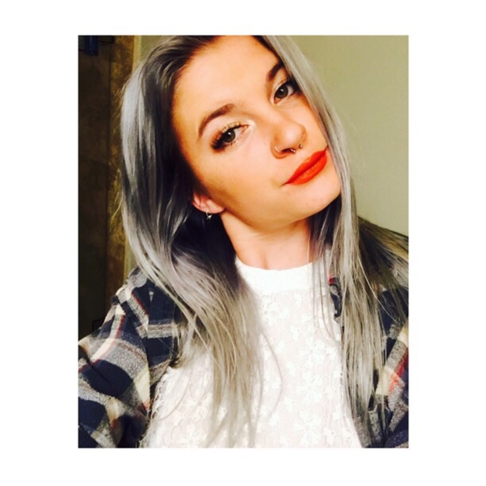 Meet your Posher, Julia