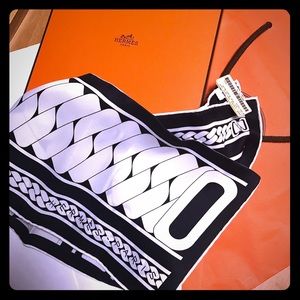 Hermes black & white woman scarf