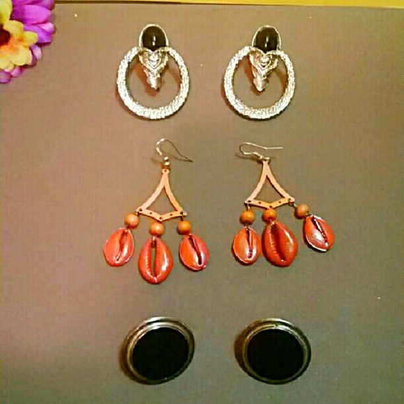 Group of Beautiful Fashion Earrings - Picture 3 of 4