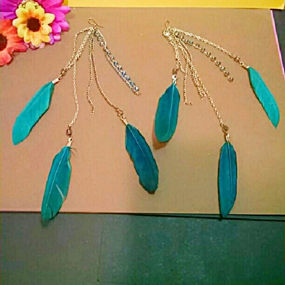 Group of Beautiful Fashion Earrings - Picture 4 of 4