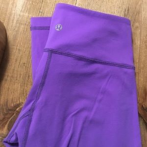 Excellent condition lululemon wunder under crops