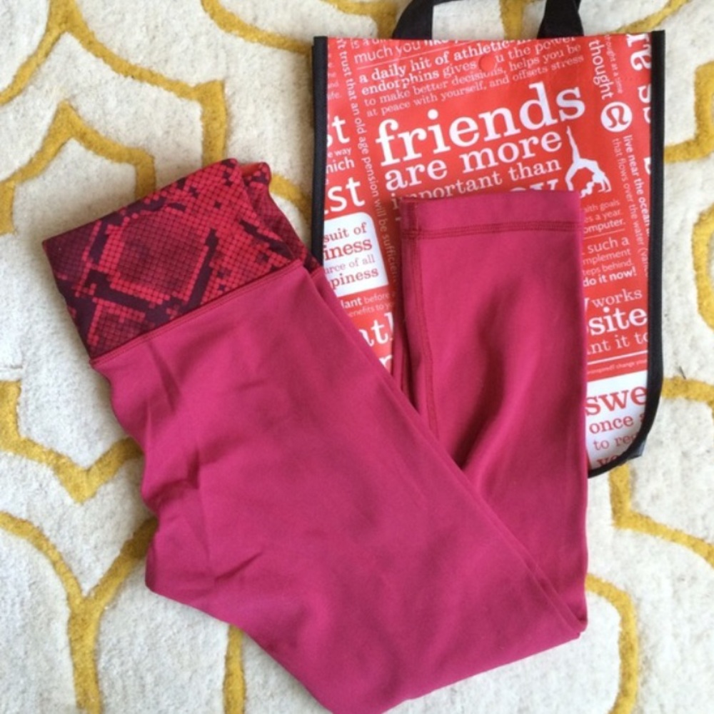 Lululemon reversible crops
