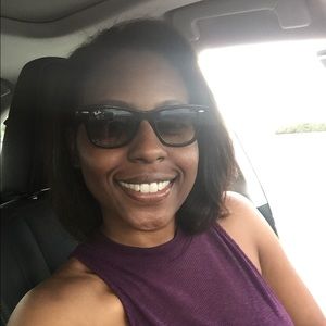 Meet your Posher, Desiree