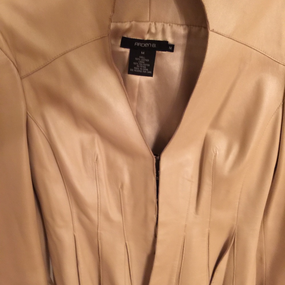 Cream leather jacket with pleats