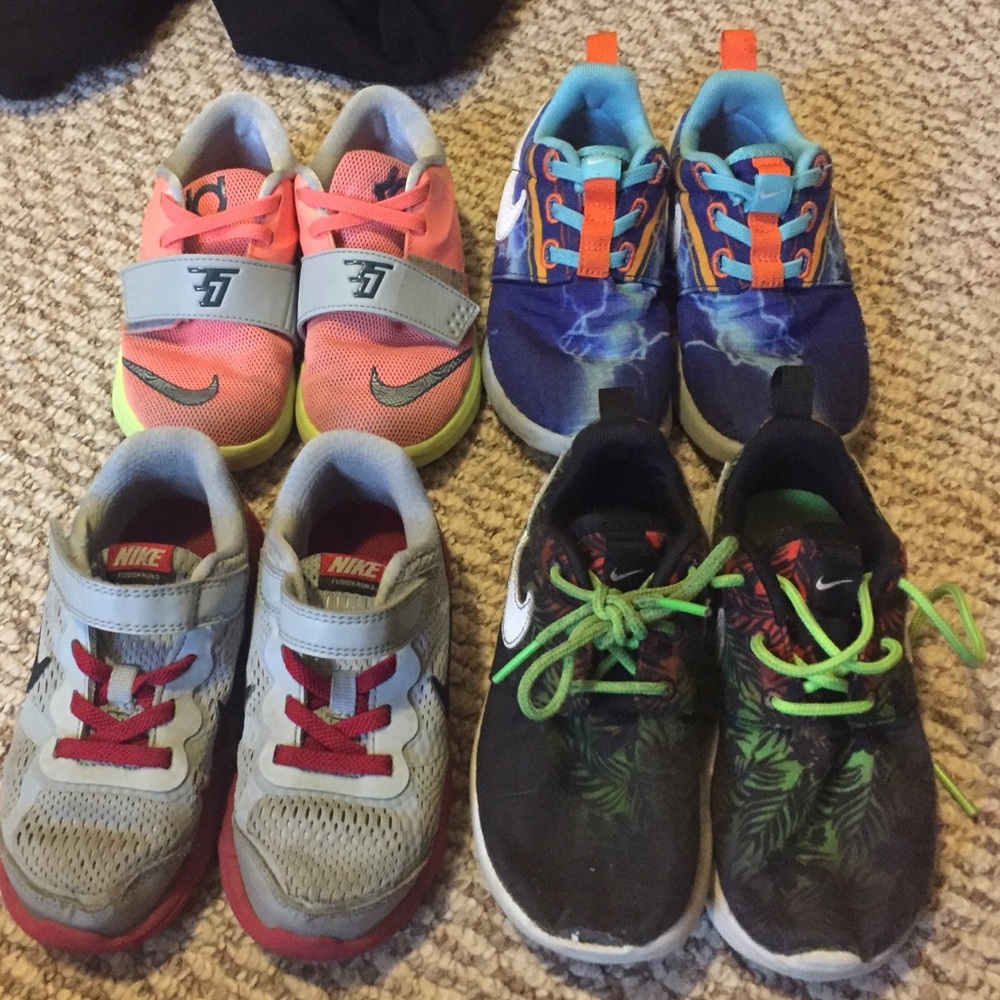 Toddler Nike size 10 bundle