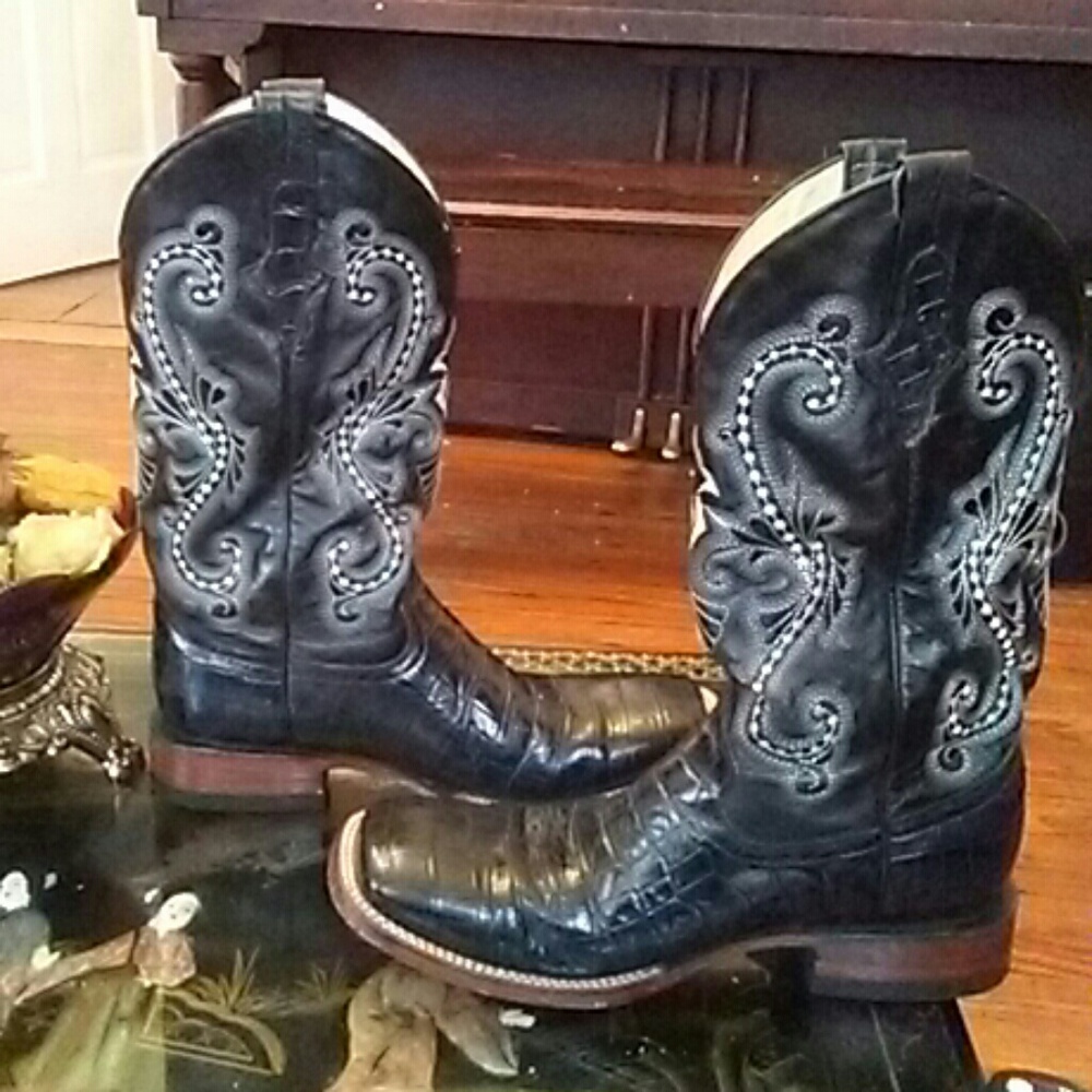 Ferrini. boots in good condition