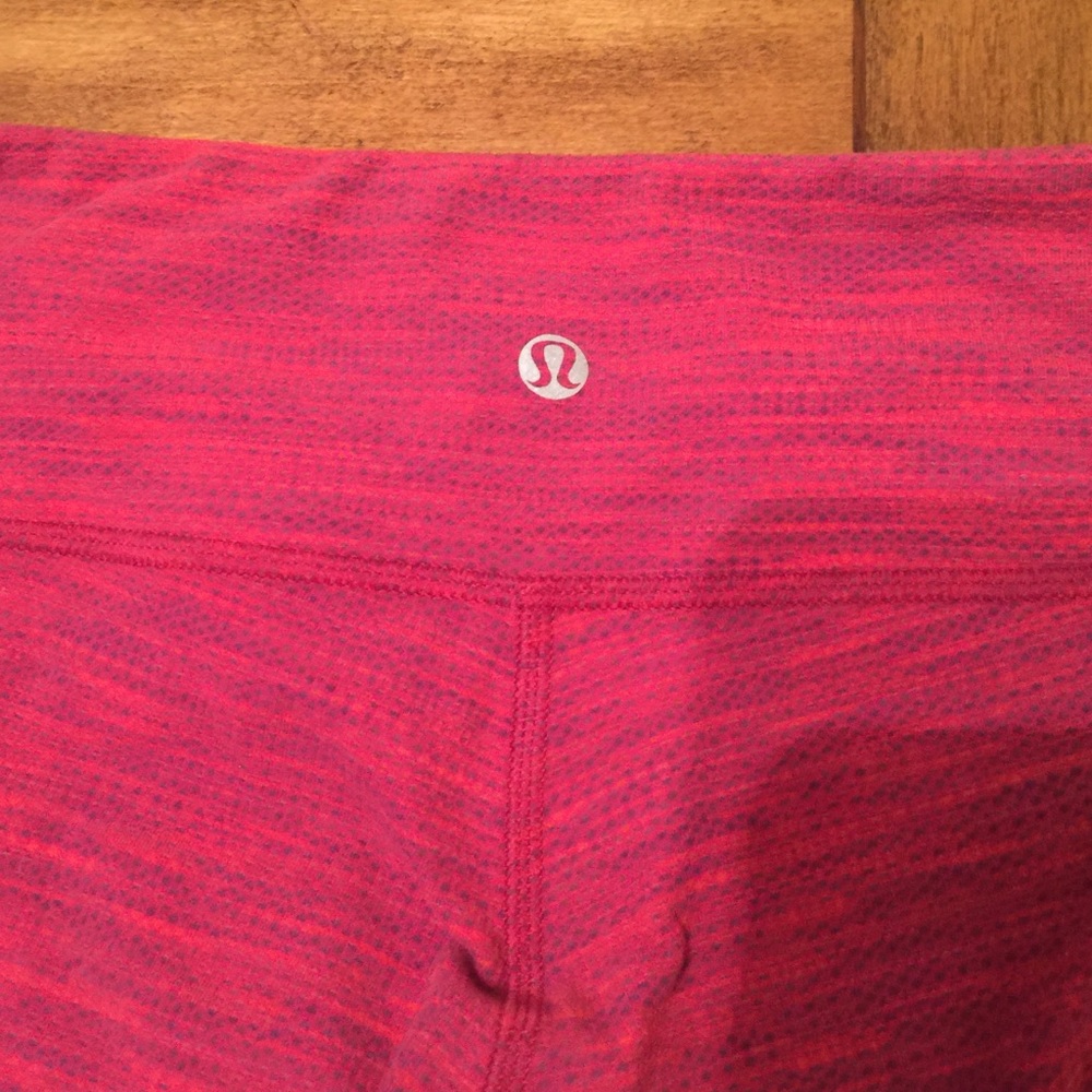 Lululemon size 8 crops - Picture 2 of 3