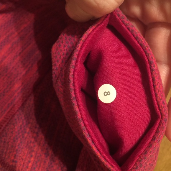 Lululemon size 8 crops - Picture 3 of 3