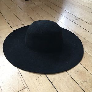 Black wool American apparel hat 🎩