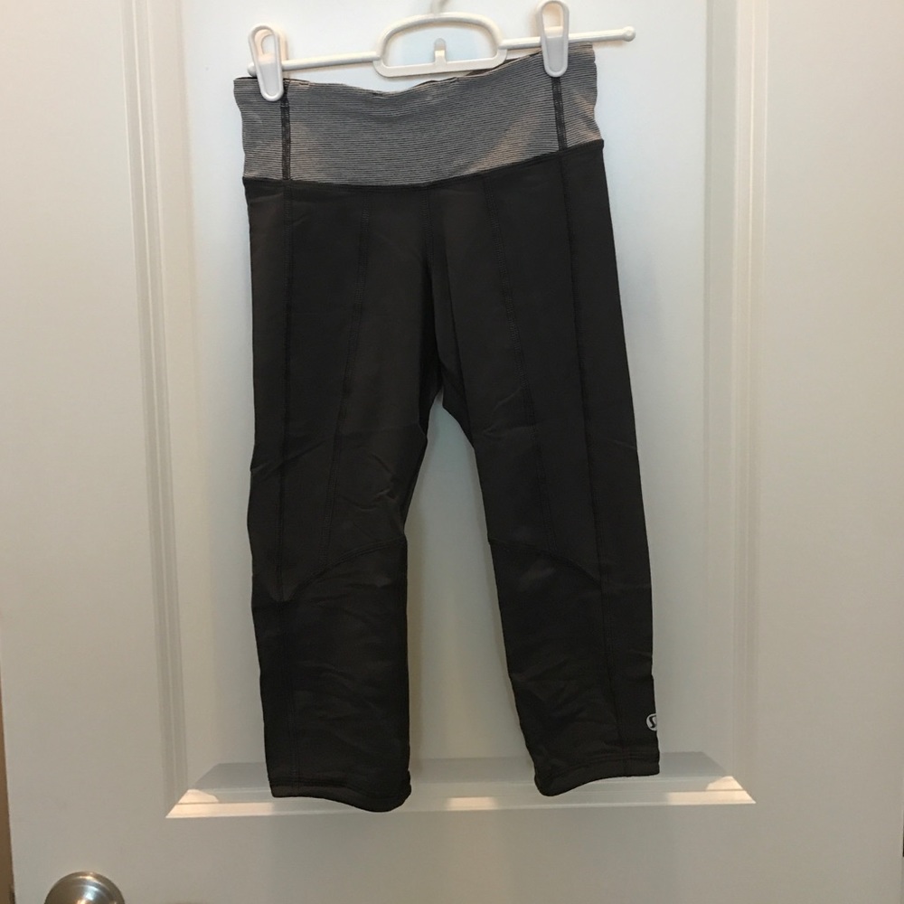 Lululemon running crops