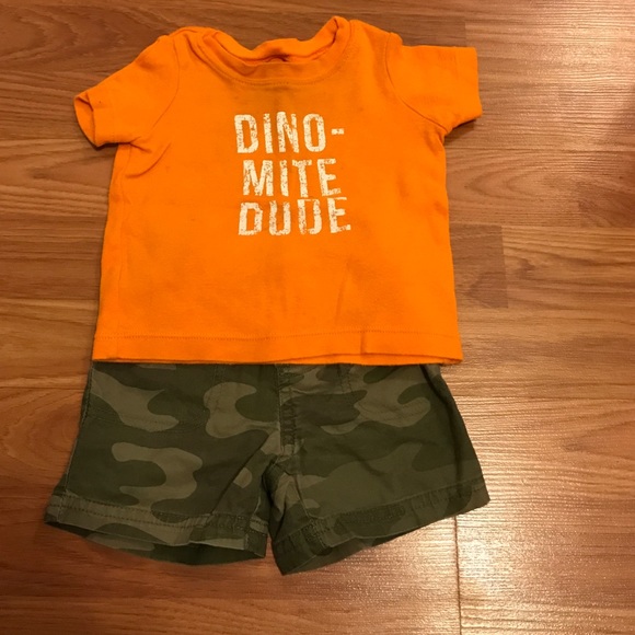 Dino and camo outfit - Picture 1 of 1