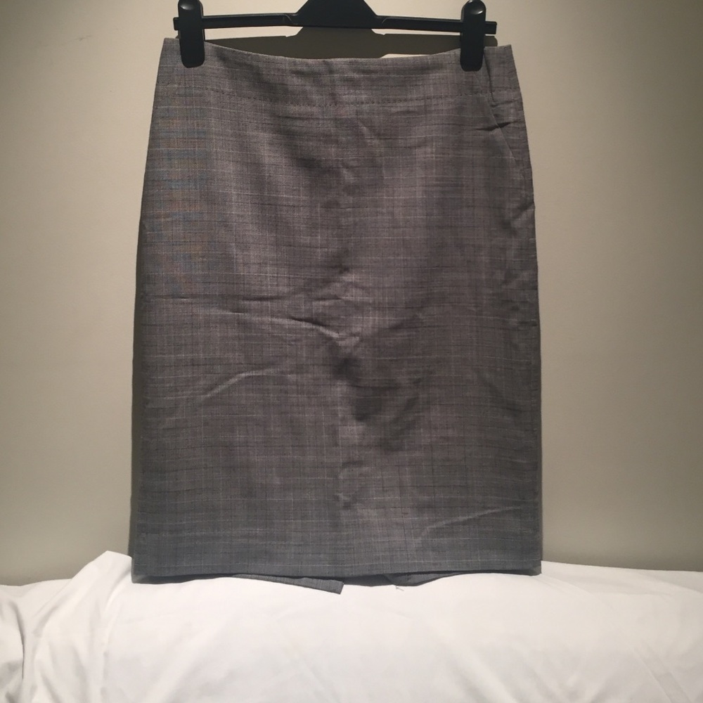 Banana Republic gray plaid pencil skirt