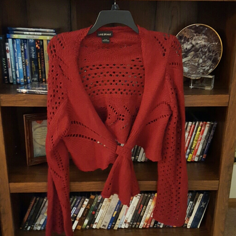 Beautiful burgundy bell sleeved cropped cardigan