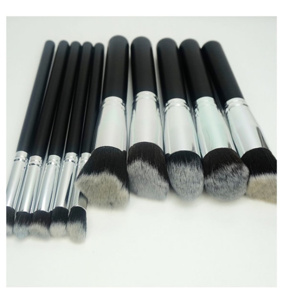 Wongcosmetics.com 10 pc makeup brush set in black